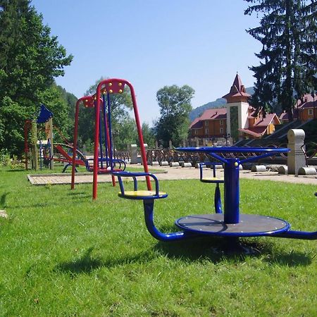 Карпатські Зорі Spahotel Yaremche Exterior photo