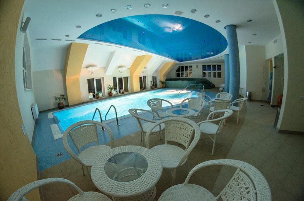 Карпатські Зорі Spahotel Yaremche Exterior photo