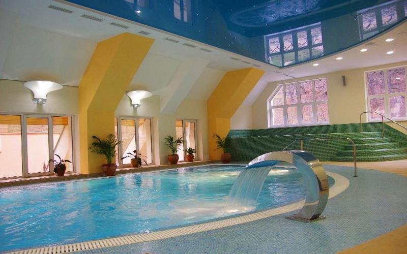 Карпатські Зорі Spahotel Yaremche Exterior photo