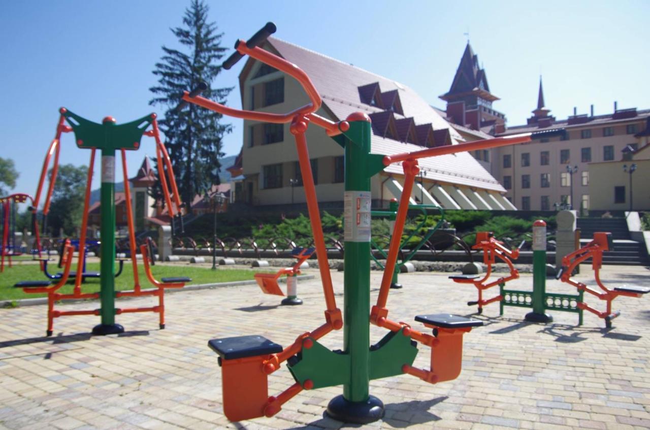Карпатські Зорі Spahotel Yaremche Exterior photo