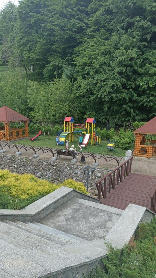 Карпатські Зорі Spahotel Yaremche Exterior photo