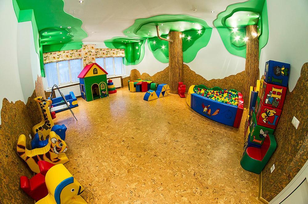 Карпатські Зорі Spahotel Yaremche Exterior photo