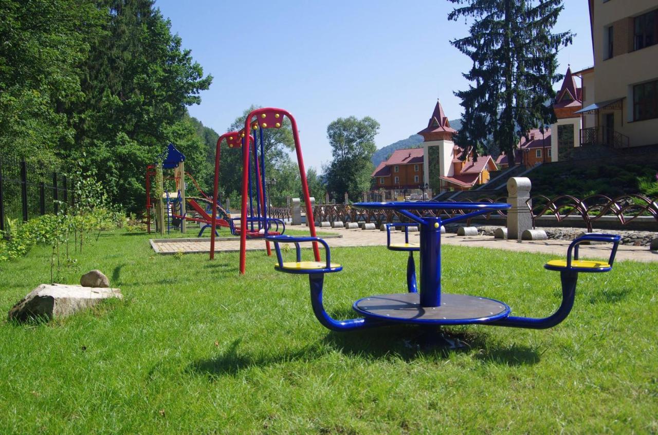 Карпатські Зорі Spahotel Yaremche Exterior photo
