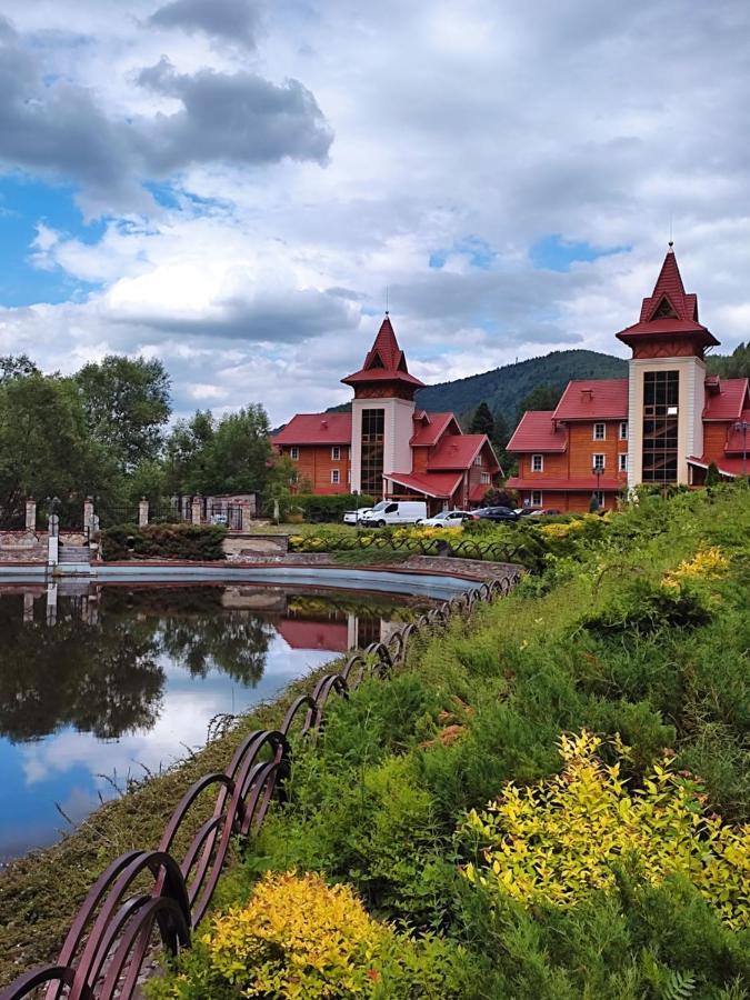 Карпатські Зорі Spahotel Yaremche Exterior photo
